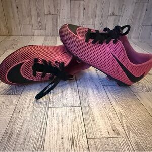 Girls Pink Nike Soccer Cleats (size 12)